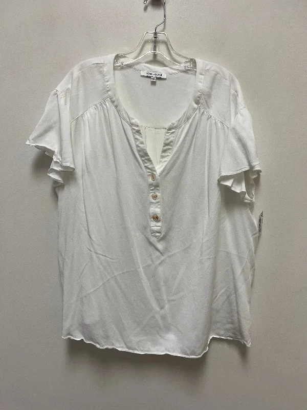 Top Short Sleeve By Rose And Olive In White, Size: 2x