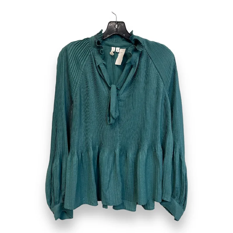 Top Long Sleeve By Treasure And Bond In Green, Size: M